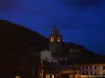 Buti (PI) - Una vista sopra i tetti del paese subito dopo il tramonto in una tranquilla serata di ottobre. Sopra le case si erge il campanile del Duomo di San Giovanni Battista.