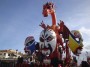 Carnevale di Viareggio 2010 - Il drago e le grandi maschere di La danza del drago di Verlanti e F.lli Bonetti, carro di prima categoria piazzato al secondo posto in classifica - Fotografia febbraio 2010