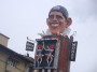 Carnevale di Viareggio 2010 - Spettacolari i movimenti del carro di seconda categoria Far finta di essere sanidi Fratelli Cinquini Umberto & Stefano Cinquini. Dalla grande torre centrale spunta un enorme personaggio che ricorda il presidente americano... - Fotografia febbraio 2010