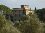 Casalappi, Campiglia Marittima (LI) - Un possente edificio con torretta che sorge nello storico borgo di Casalappi - Fotografia 17 febbraio 2013