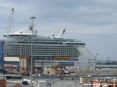 Independence of the seas - Royal Caribbean nel porto di Livorno - La nave da crociera pi grande del mondo.