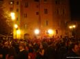 Luminara San Ranieri 2008 Pisa (PI) - Centinaia di ragazzi e ragazze ballano in piazza La Pera al ritmo di allegre canzoni