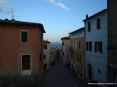 Montalcino (SI) - Fotografia con vista verso via Donnoli ripresa da piazza Garibaldi.