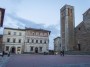 Montepulciano (SI) - Enoteca Poliziano e a destra enoteca Cantucci nel Palazzo Cantucci - Fotografia Toscana marzo 2015