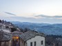 Montepulciano (SI) - Da piazza San Francesco con lo sguardo verso sud-ovest oltre i tetti delle case si vede il Tempio di San Biagio - Fotografia Toscana marzo 2015
