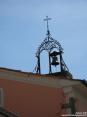 Monterchi (AR) - Una particolare campana si erge oltre i tetti delle case.