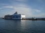 Navi e traghetti in Toscana - La M/N Moby Aki cruise ferry veloce ormeggiato alla banchina alto fondale del porto di Piombino prima di partire per la Sardegna - Fotografia 27 dicembre 2007