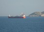 Navi e traghetti in Toscana - Il cargo Etrusco per trasporto di olio e prodotti chimici in navigazione nel Canale di Piombino - Fotografia 26 maggio 2012