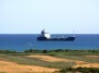 Navi e traghetti in Toscana - Il tanker cargo Giglio di fronte al porto di Piombino - Fotografia 3 luglio 2012