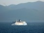 Navi e traghetti in Toscana - Il traghetto Moby Lally in navigazione con lo sfondo dell
