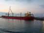 Navi e traghetti in Toscana - Federal Yukina cargo lungo 200 metri ormeggiato al molo del porto di Piombino - Fotografia 4 agosto 2012