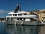 Navi e traghetti in Toscana - Lo yacht di lusso Irie Man classe Ocean King 88 dei Cantieri Navali Chioggia ormeggiato a Portoferraio, Isola d