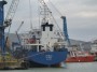 Navi e traghetti in Toscana - Nave cargo bulk carrier Daiwan Wisdom al molo dello Stabilimento siderurgico Lucchini di Piombino - Fotografia dicembre 2012