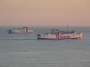 Navi e traghetti in Toscana - Le motonave Toremar Rio Marina Bella e Toremar Oglasa si incrociano nel Canale di Piombino - Fotografia settembre 2013