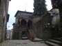 Santa Fiora (GR) - Visa Diacceto con splendidi edifici antichi realizzati in pietra. Oltre il paese, in questa direzione, si trova la Peschiera, un grande bacino artificaiale che fin dall