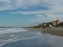 Spiaggia Pianetti, Marina di Castagneto, Castagneto Carducci (LI) - Vista dalla spiaggia di sabbia verso nord. Sulla destra si nota Villa Margherita, costruzione realizzata per i conti Della Gherardesca nel 1913. La villa comprende una piccola chiesa usata come cappella privata - Fotografia Settembre 2012