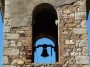 Sticciano - Roccastrada (GR) - La campana della chiesa della Santissima Concezione sulla sommità del maestoso campanile - Fotografia febbraio 2014