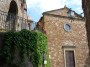 Tatti, Massa Marittima (GR) - Prospetto e campanile della chiesa di Santa Maria Assunta, nel cuore antico del paese - Fotografia 27 maggio 2012, Toscana