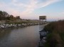 Torre del Sale e Foce del Cornia, Piombino (LI) - Canale che sfocia in mare accanto alla foce del fiume Cornia - Fotografia ottobre 2012