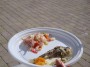 Tutti pazzi per la palamita 2011 - Piatto della tradizione a base di pesce azzurro in agrodolce alla Nettuno e di panzanella di mare, assaggio degustazione preparato dal ristornate Bagno Nettuno, sul lungomare di San Vincenzo - San Vincenzo (LI), Fotografia 8 maggio 2011, Toscana