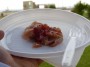 Tutti pazzi per la palamita 2012 - Assaggio di Carpaccio di palamita al sale rosa con citronette alle fragole servito dal ristorante La Principessa - San Vincenzo (LI), Fotografia 6 maggio 2012, Toscana