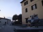 Vinci (FI) - Particolare della realizzazione del 2006 di Mimmo Paladino in Piazza Guidi - Fotografia marzo 2012, Toscana