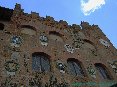Certaldo(FI) - La facciata principale del Palazzo Pretorio con gli antichi stemmi (MAG2006)