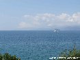 Piombino (LI) - Un traghetto naviga verso il porto di Piombino in ritorno dall